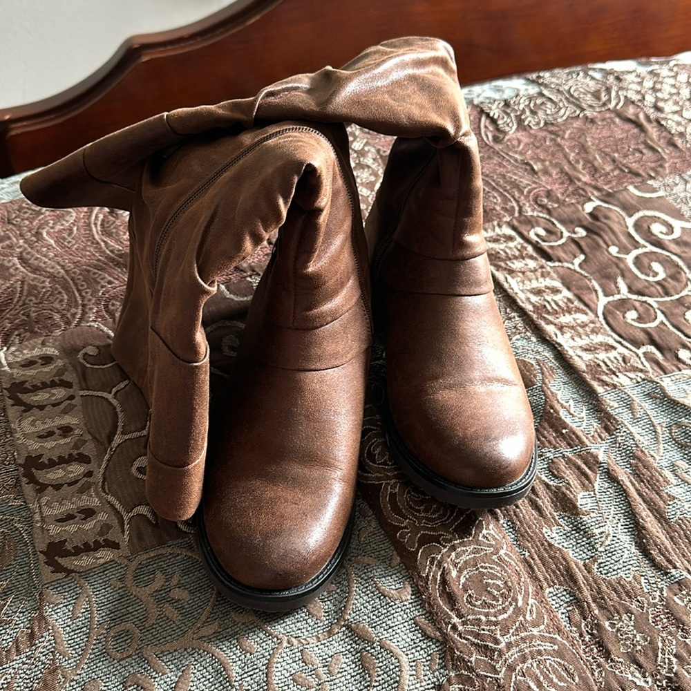 Riding boots